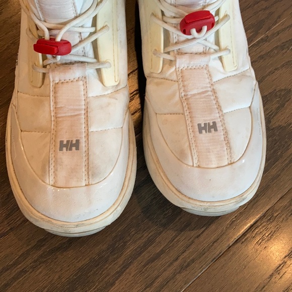 COPY - Helly Hansen White Snowboot - Picture 6 of 15